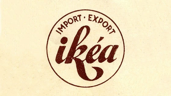 logo IKEA z akcentem nad e