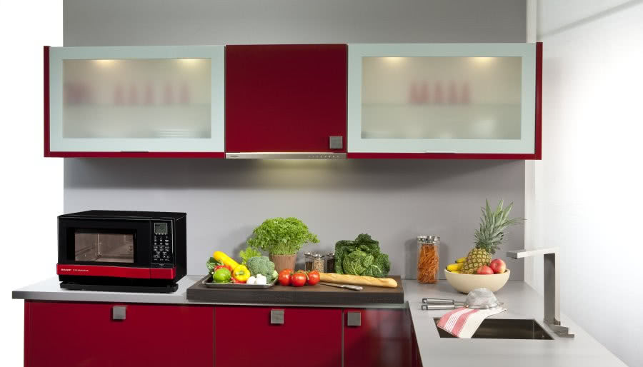 Kuchenki mikrofalowe z grillem kwarcowym i bez - jakie wybrać