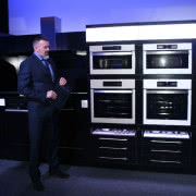 Wyższe o 15 cm pralka i suszarka to rozwiązanie...