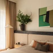 Słoneczny dom w kamieniu i drewnie. Ma aż 500 metrów kwadratowych!