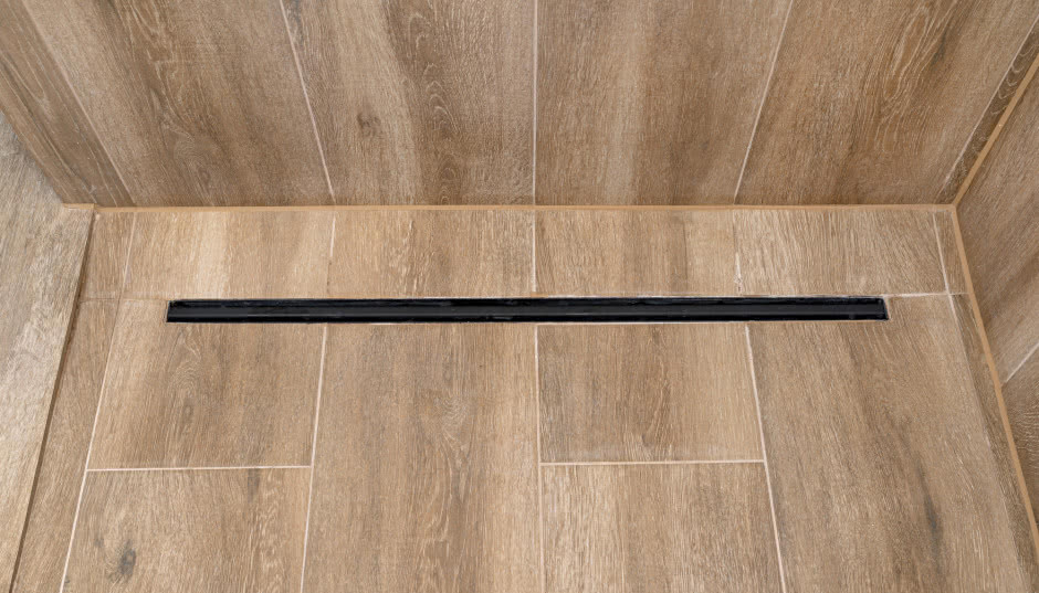 Odpływ liniowy w prysznicu - tych błędów musisz unikać! 