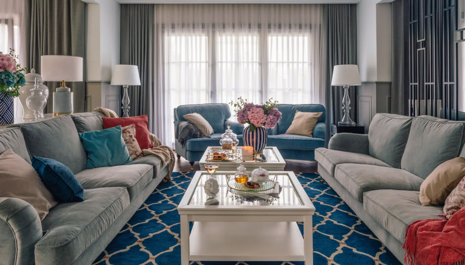 Dom urządzony w stylu współczesnej klasyki. Ma winiarnię w piwnicy!