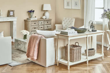 Styl prowansalski we wnętrzach - czy francuska moda sprawdzi się w 2025 roku?