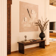 Słoneczny dom w kamieniu i drewnie. Ma aż 500 metrów kwadratowych!