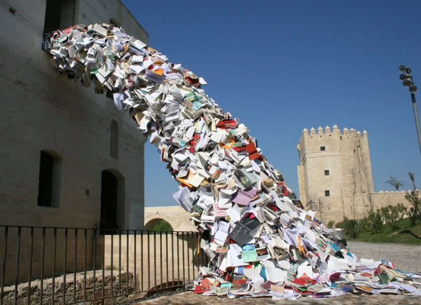 Hiszpańska artystka Alicia Martin tworzy...