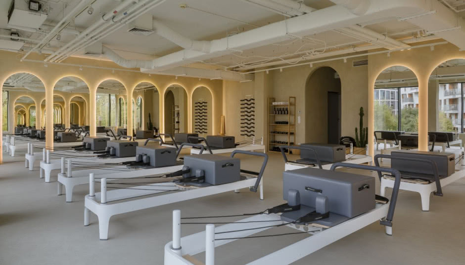 To najbardziej designerskie studio treningowe w Warszawie? Odwiedzamy Palm Studio! Trenuje tu team Anny Lewandowskiej!