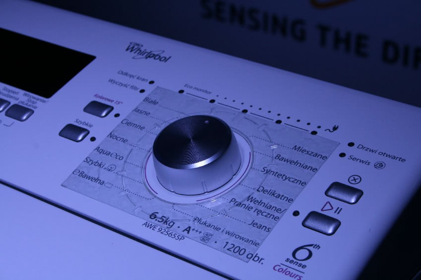 Nakładka ułatwiająca obsługę pralki osobom...