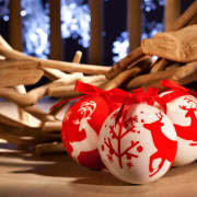 Czerwony koc Twinkel, 499 zł. Zara Home