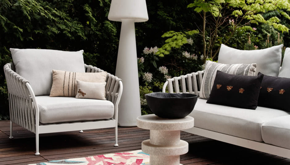 Apartament przy Polu Mokotowskim w stylu paryskiej kamienicy. Światło, sztuka i ogród w centrum miasta