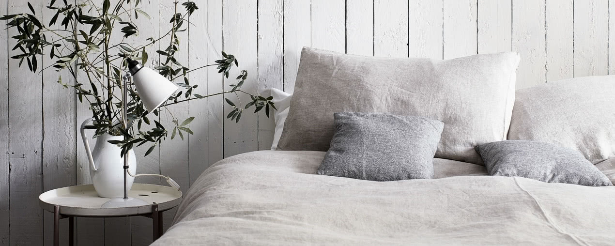 Jak urządzić sypialnię w skandynawskim stylu? Sprawdzone pomysły na lata