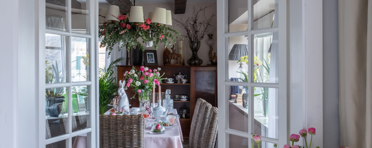 Wielkanoc pod strzechą - wiejski dom w Skandynawii