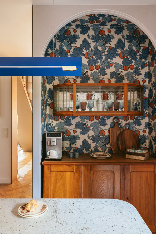 kredens w kuchni we wnęce