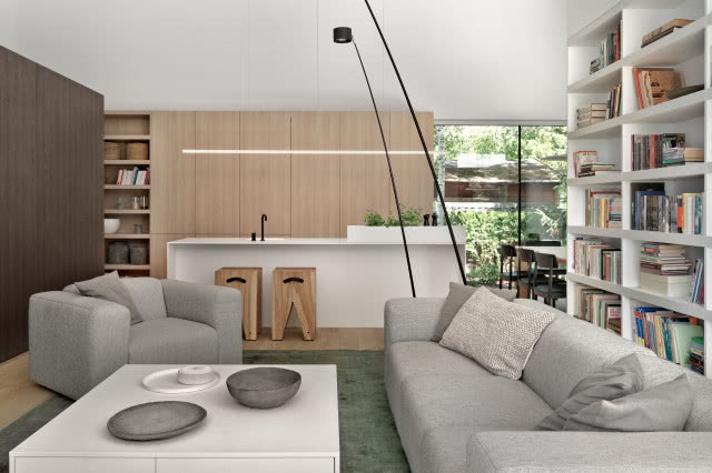 Nowoczesny dom w Poznaniu. Nowi właściciele kupili go w trakcie budowy!