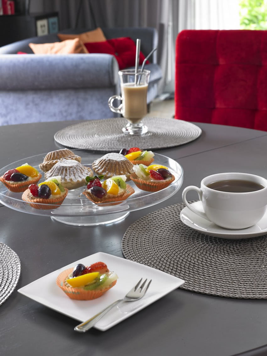 Kawa i ciasteczka przy rodzinnym stole...