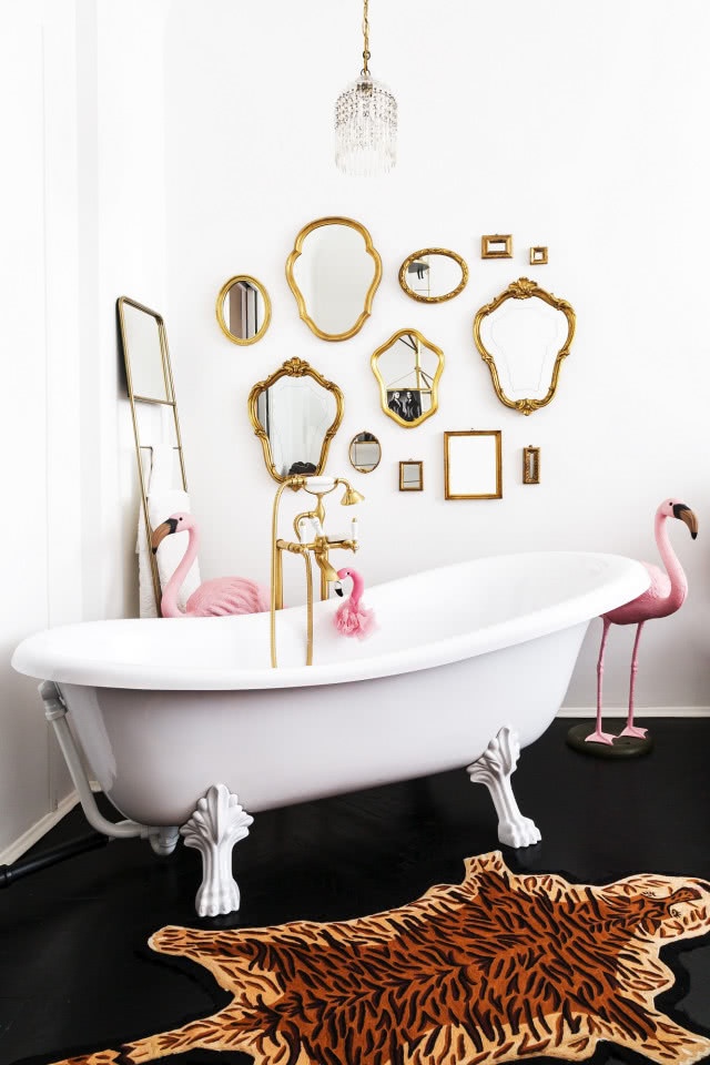 Wanna wolnostojąca w sypialni