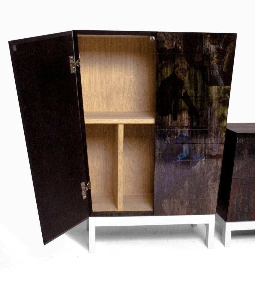 Nostalgiczna szafa
Drzwi szafy pokryte zostały...