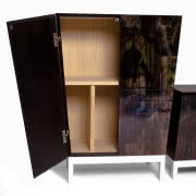 Więzy rodzinne
Stół z rodziny Succession,...