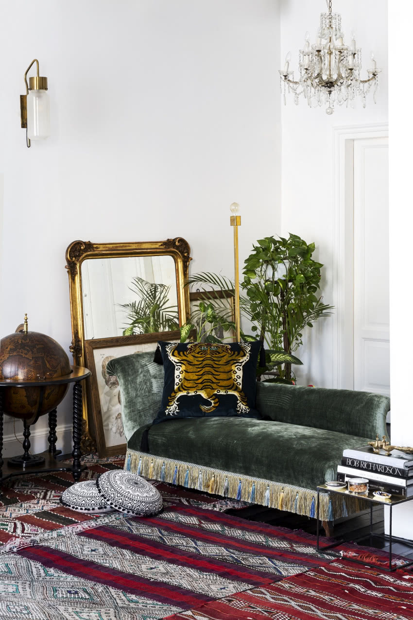 Globus przy sofie to tak naprawdę nie tylko...