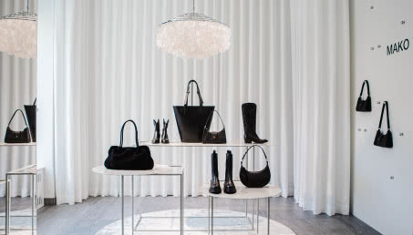 Kolejny designerski butik zdobi Mokotowską. Dominuje w nim czerń i biel!