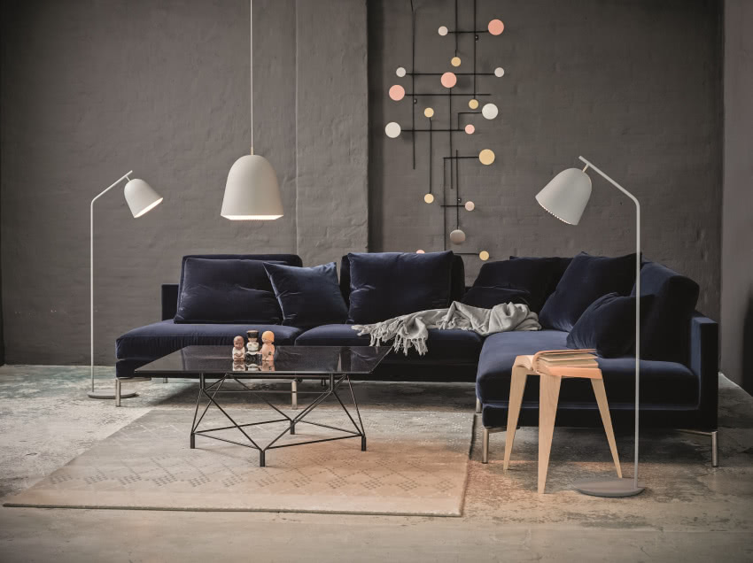 Lampy z linii Caché.
Po francusku znaczy...