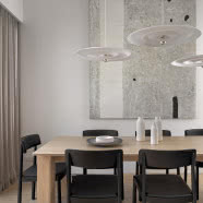 Nowoczesny dom w Poznaniu. Nowi właściciele kupili go w trakcie budowy!