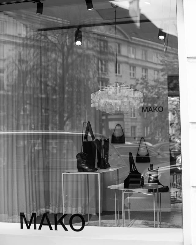 Czarno-biały butik MAKO