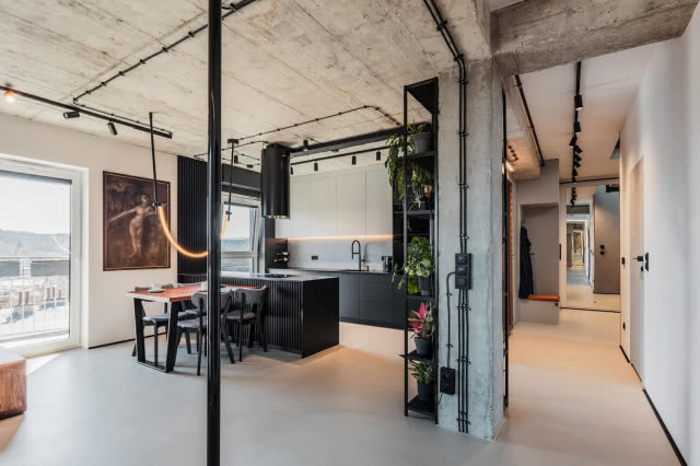 kuchnia z jadalnią i salonem w lofcie