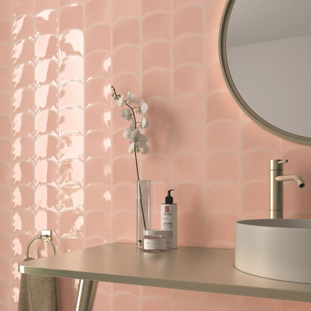 płytki łazienkowe w kolorze brzoskwiniowym Peach Fuzz