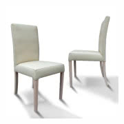 Krzesła na drewnianym stelażu