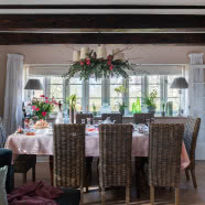 Wielkanoc pod strzechą - wiejski dom w Skandynawii