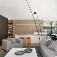 Nowoczesny dom w Poznaniu. Nowi właściciele kupili go w trakcie budowy!