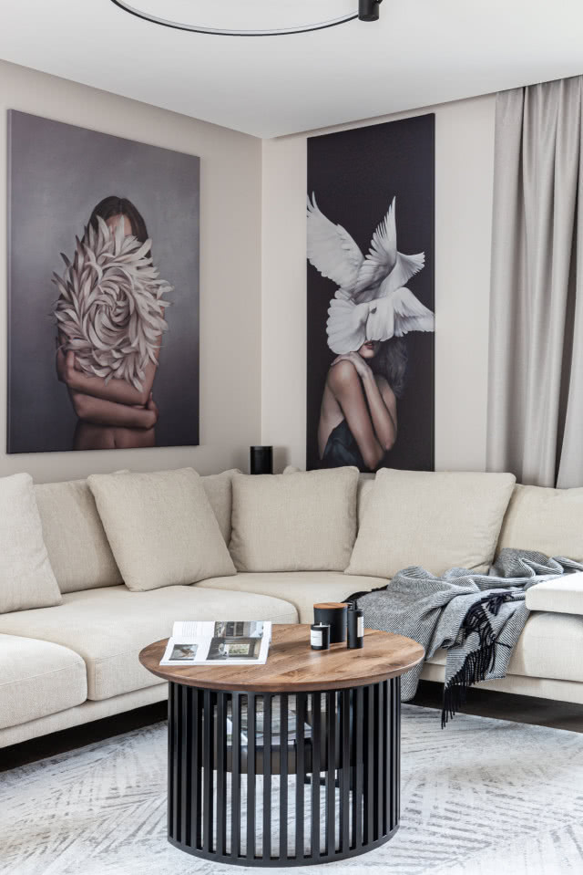 Jasnobeżowy narożnik do salonu