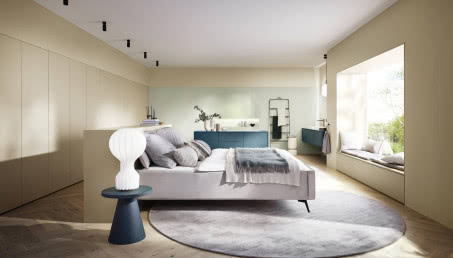 Nowy ulubieniec projektantów wnętrz? Szkło polimerowe i jego zastosowanie w aranżacji wnętrz