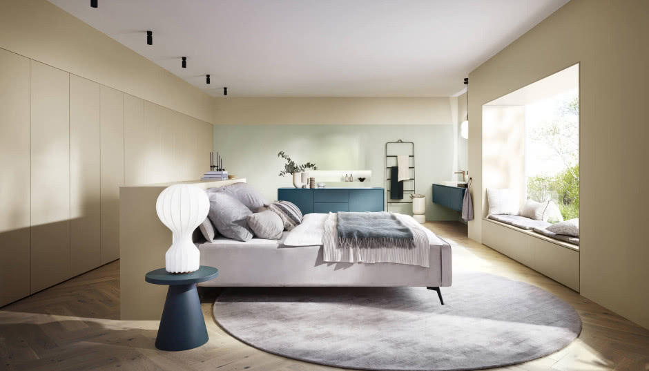 Nowy ulubieniec projektantów wnętrz? Szkło polimerowe i jego zastosowanie w aranżacji wnętrz