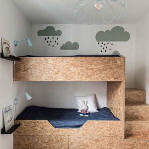 Łóżko piętrowe - z biurkiem, ze schodami, a może w kształcie domku?