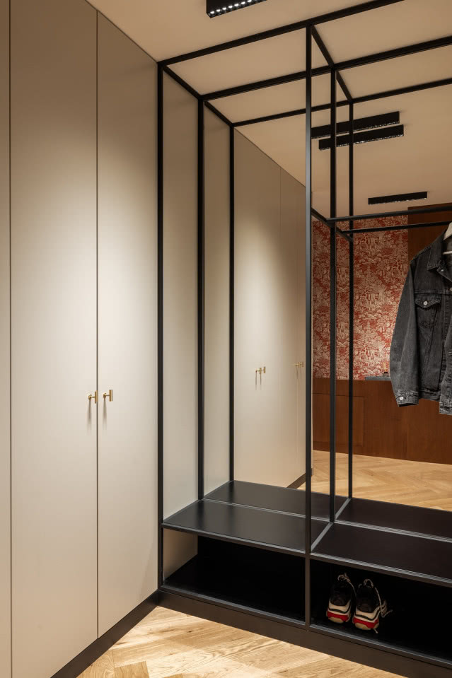 wieszak z plecami ze szkła