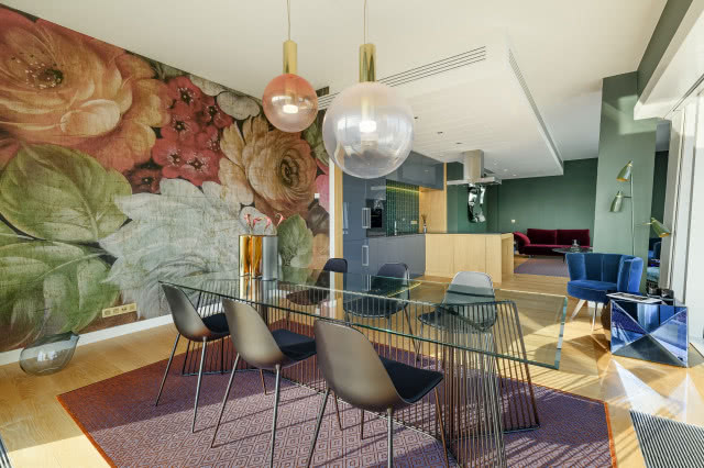 Kolory w luksusowym apartamencie na Złotej 44