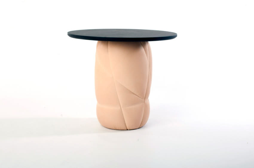 Więzy rodzinne
Stół z rodziny Succession,...