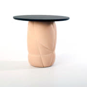 Więzy rodzinne
Stół z rodziny Succession,...