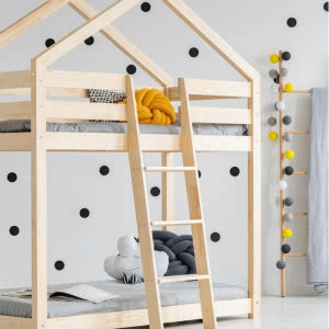 Łóżko piętrowe - z biurkiem, ze schodami, a może w kształcie domku?