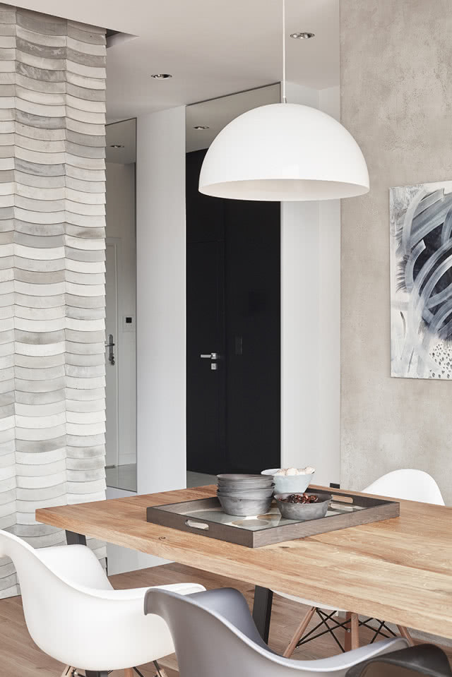 Drewniany stół industrialny