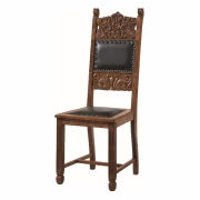 Rzeźbione drewniane krzesło