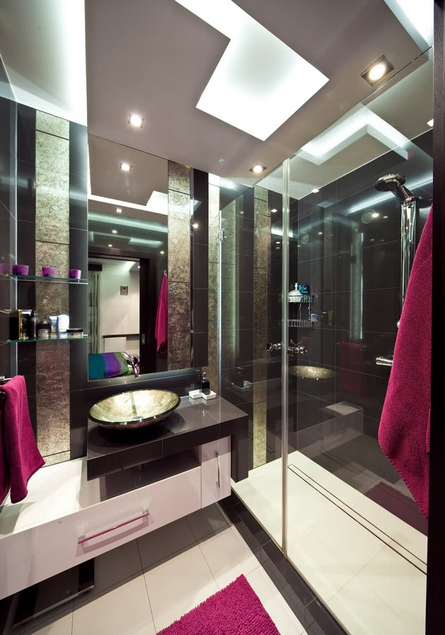 Przy sypialni znajduje się mała łazienka rodziców