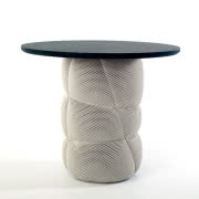 Więzy rodzinne
Stół z rodziny Succession,...