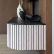 Gdańskie mieszkanie w stylu soft glam. Tu dominują obłe kształty!