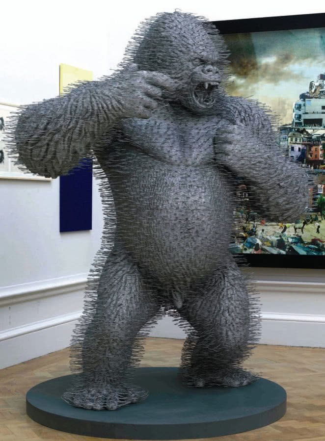 Rzeźba Silver Back szkockiego artysty Davida...