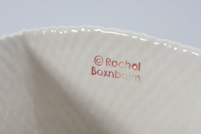 Ometkowane
Rachel pozostawia podpis na każdym...