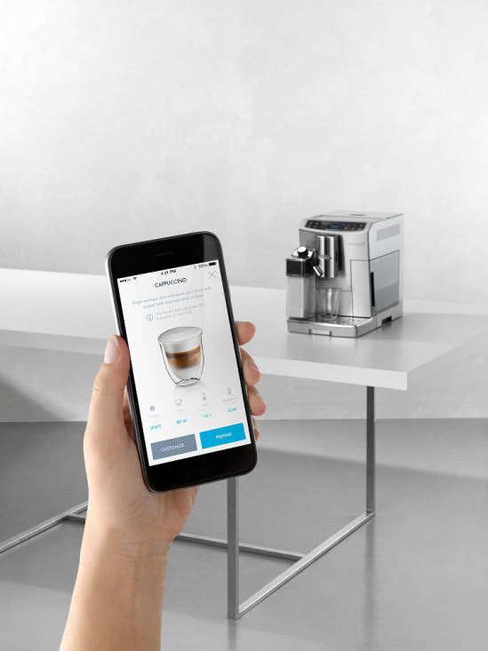 Nowoczesny ekspres do kawy: Aplikacja Cofee Link App umożliwia zdalne przygotowanie wybranego napoju, jego personalizację, a nawet stworzenie zupełnie nowych przepisów kawowych od podstaw