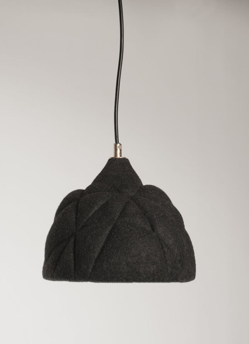 Więcej światła
Lampy posiadają abażury wykonane...