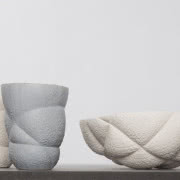 Więzy rodzinne
Stół z rodziny Succession,...